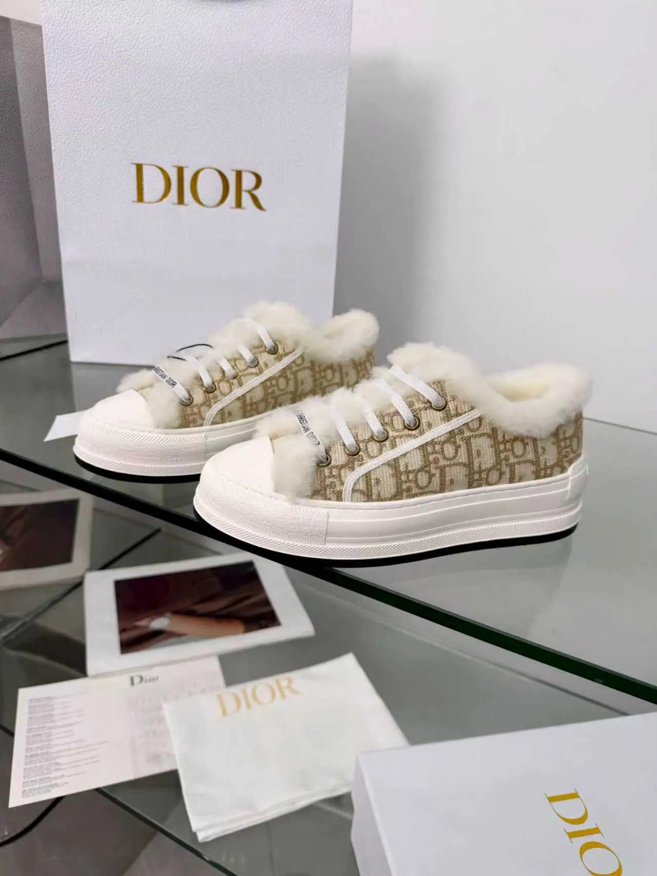 Men's men's shoes pP540! 𝐃𝐈𝐎𝐑 𝐖𝐚𝐥𝐤'𝐧 Dior Presbyopia Embroidery Wool Thick Sole Canvas Shoes Casual Sneakers (Half Flop) These Walk'n'Dior thick sole sneakers are a fashionable piece that elevates the collection. Oblique printed cotton embroidered upper with comfortable platform sole, tongue and Christian Dior Paris signature laces. Bottom thickness 4.5CM Size: Women's 35-41